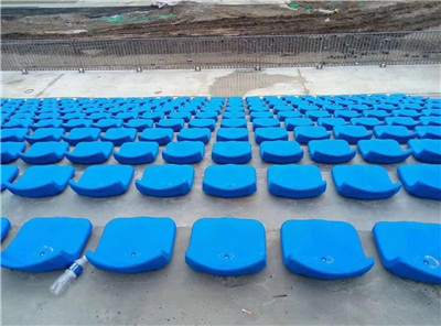 成都室外運(yùn)動(dòng)場(chǎng)地座椅施工現(xiàn)場(chǎng)